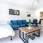 Luxury Apartment In Canary Wharf